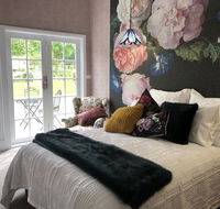 Chanticleer Gardens - eAccommodation