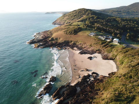 OceanScape Luxury Beachfront Villas - eAccommodation 13