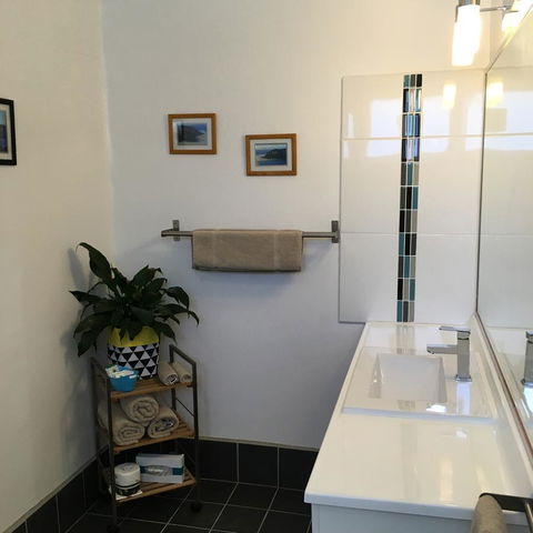 Sky Rider Motor Inn - eAccommodation 12