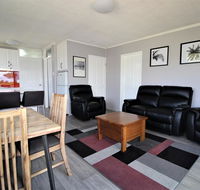 Beachfront 3 25 Willow Street - eAccommodation