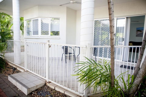 Nightcliff Foreshore Getaway - McKay Gardens - eAccommodation 4