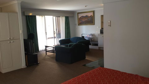 Stay At Alice Springs Hotel - eAccommodation 21