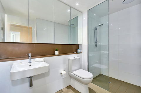 Astra Apartments Darwin - eAccommodation 11