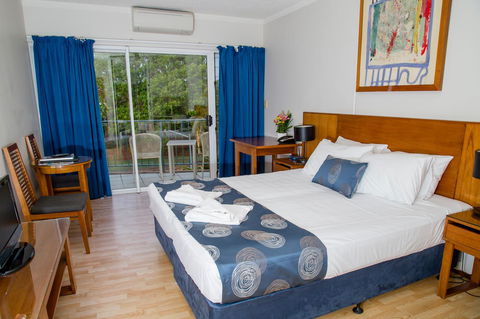 Cullen Bay Resorts - eAccommodation 6