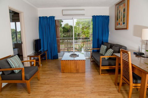 Cullen Bay Resorts - eAccommodation 4