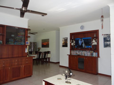 DARWIN'S SHADY ACRES RETREAT - eAccommodation 19