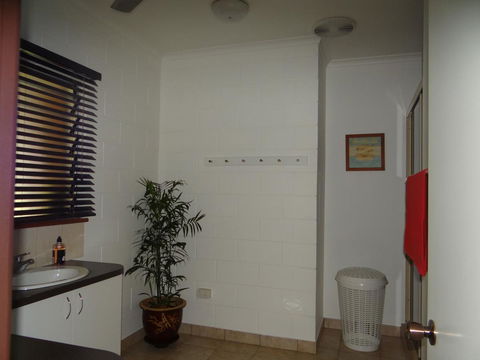 DARWIN'S SHADY ACRES RETREAT - eAccommodation 27