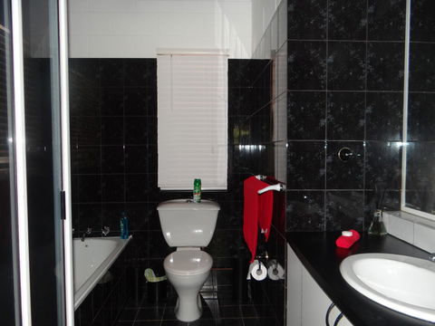 DARWIN'S SHADY ACRES RETREAT - eAccommodation 33