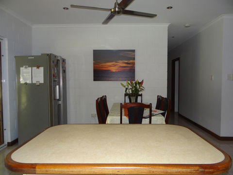 DARWIN'S SHADY ACRES RETREAT - eAccommodation 24