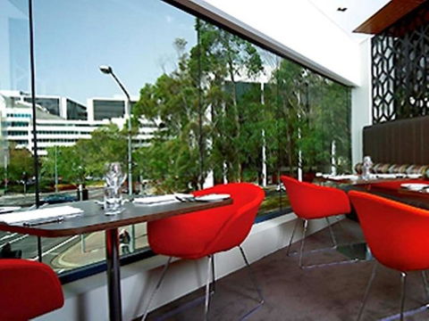 Novotel Canberra - eAccommodation 14