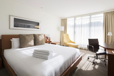 Novotel Canberra - eAccommodation 15
