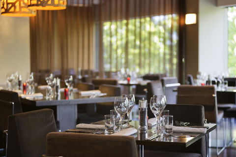 Novotel Canberra - eAccommodation 12