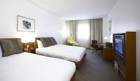 Novotel Canberra - eAccommodation 19