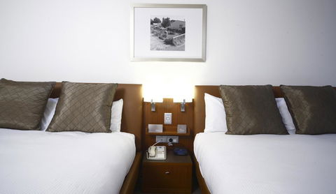 Novotel Canberra - eAccommodation 18