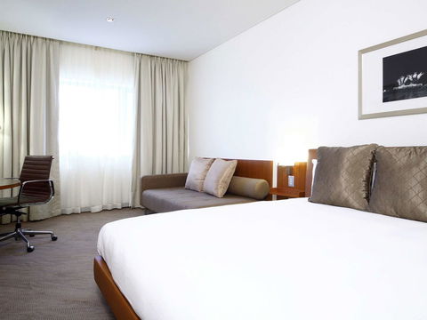 Novotel Canberra - eAccommodation 0