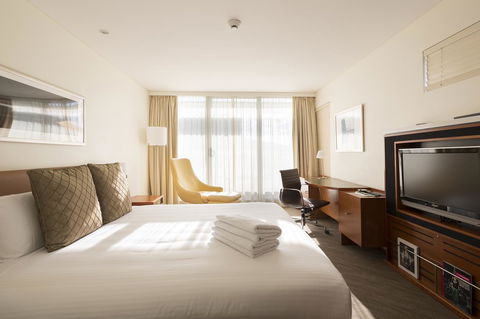 Novotel Canberra - eAccommodation 10