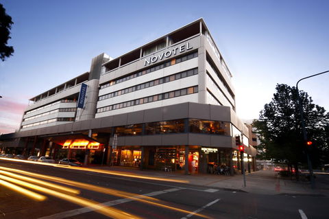 Novotel Canberra - eAccommodation 6