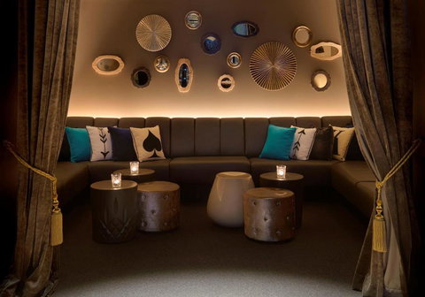 QT Canberra - eAccommodation 13