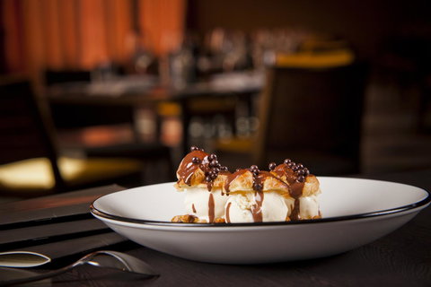 QT Canberra - eAccommodation 34