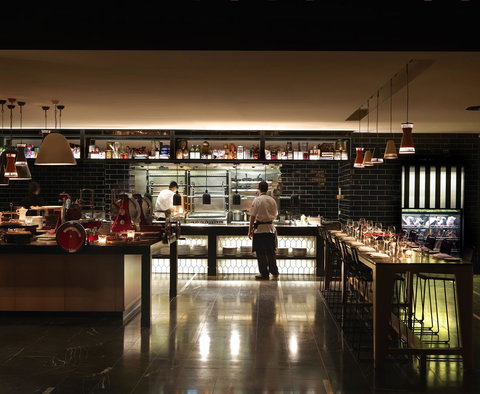 QT Canberra - eAccommodation 18