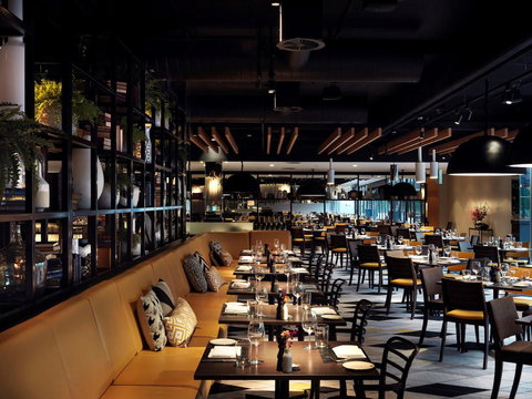 QT Canberra - eAccommodation 11