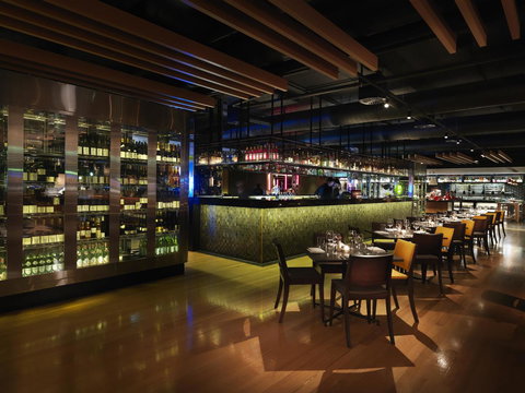 QT Canberra - eAccommodation 7