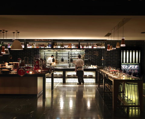 QT Canberra - eAccommodation 6