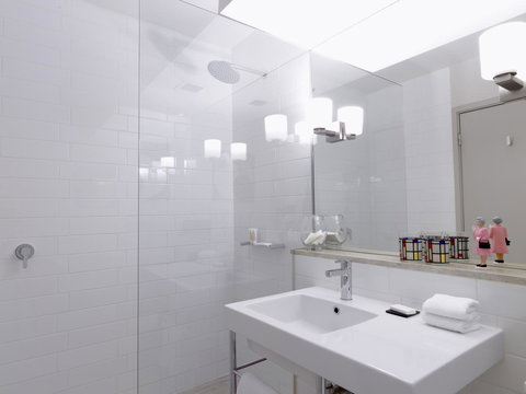 QT Canberra - eAccommodation 38