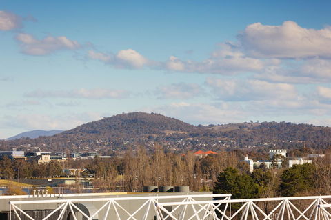Crowne Plaza Canberra, An IHG Hotel - eAccommodation 16