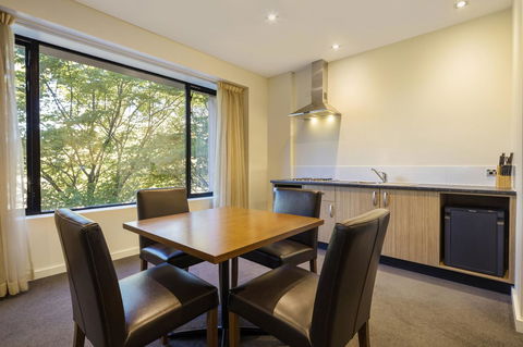 Crowne Plaza Canberra, An IHG Hotel - eAccommodation 39