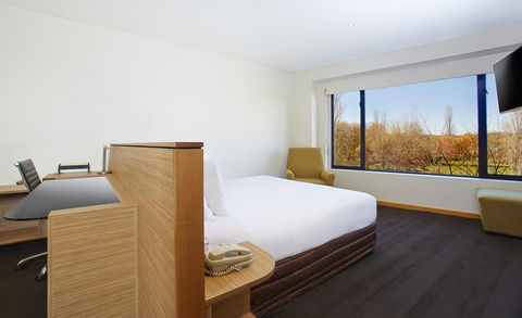 Crowne Plaza Canberra, An IHG Hotel - eAccommodation 41