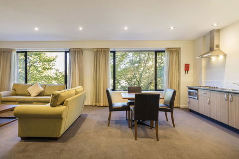 Crowne Plaza Canberra, An IHG Hotel - eAccommodation 35
