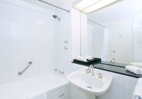 Crowne Plaza Canberra, An IHG Hotel - eAccommodation 25