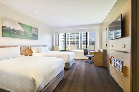 Crowne Plaza Canberra, An IHG Hotel - eAccommodation 31