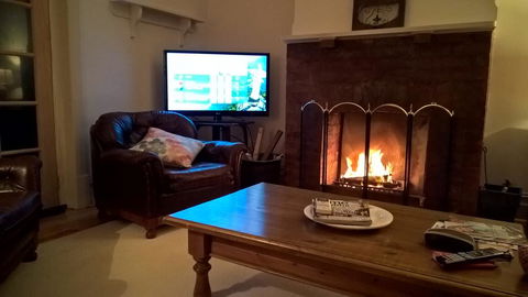 Book Keepers Cottage - eAccommodation 3