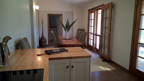 Book Keepers Cottage - eAccommodation 2