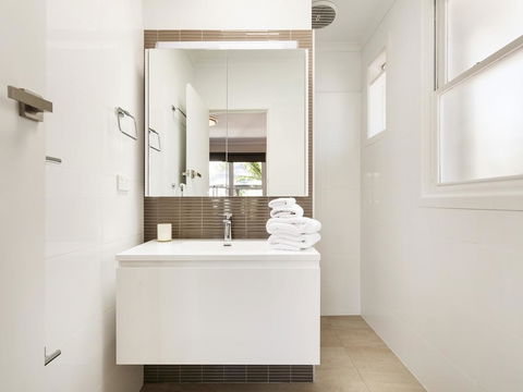 Boutique Stays - Sandy Breeze 1 - eAccommodation 2