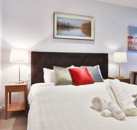 Box Hill Central Sky One Apartment - eAccommodation