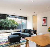 Bradman Modern Style a Walk to MCG Swan St CBD - eAccommodation