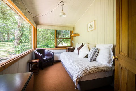 Braeside Mount Macedon Country Retreat Bed And Breakfast - eAccommodation 2