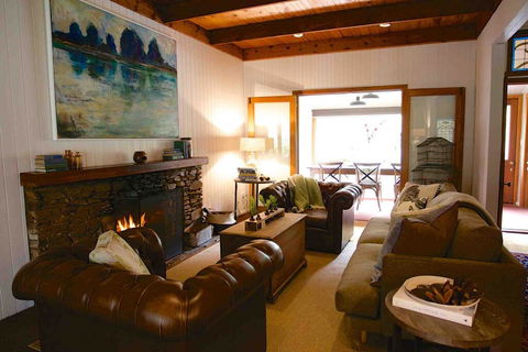 Braeside Mount Macedon Country Retreat Bed And Breakfast - eAccommodation 1