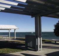 Bring the family dog and the boat to Welsby Pde Bongaree - eAccommodation