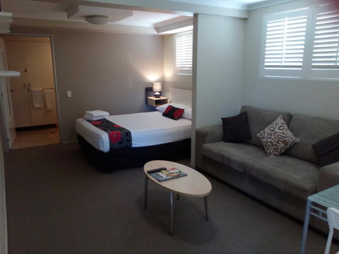 Brisbane Street Studios - eAccommodation 2