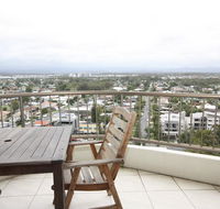 Broadwater Shores Waterfront Apartments - eAccommodation