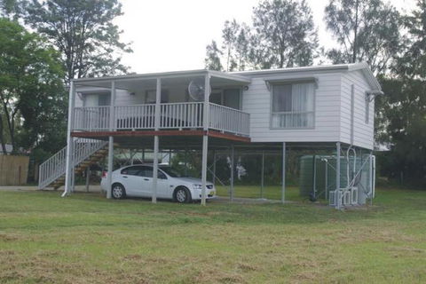 Broke Village Hideaway - eAccommodation 0