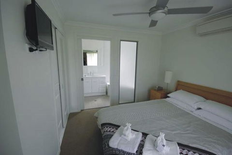 Broke Village Hideaway - eAccommodation 1