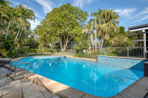 Brookfield Retreat - Large Holiday Home / Group Accommodation - eAccommodation 1