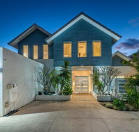 Burns Beach Bed and Shower - eAccommodation