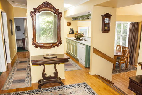 Bygone Beautys Cottages - Bronte Cottage - eAccommodation 2