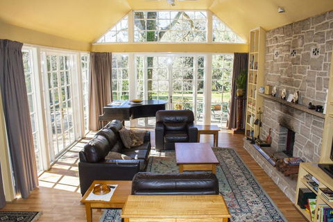 Bygone Beautys Cottages - Bronte Cottage - eAccommodation 3